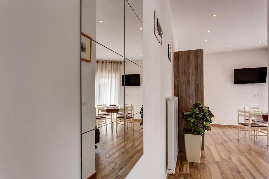 Apartman Tika Pula 0*,  Croatia